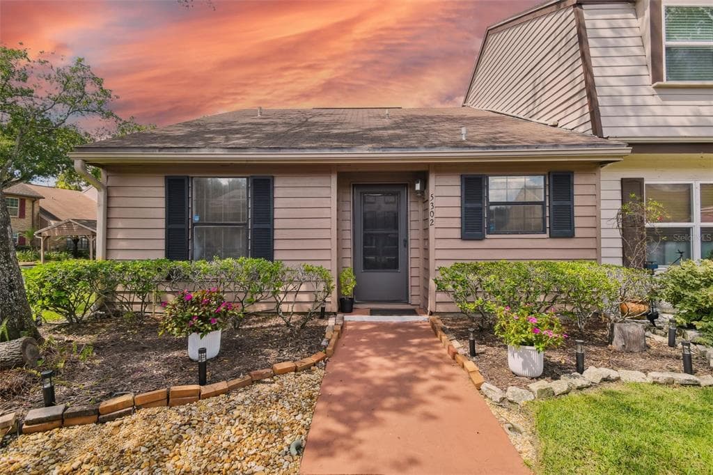5302 BRADBURY COURT