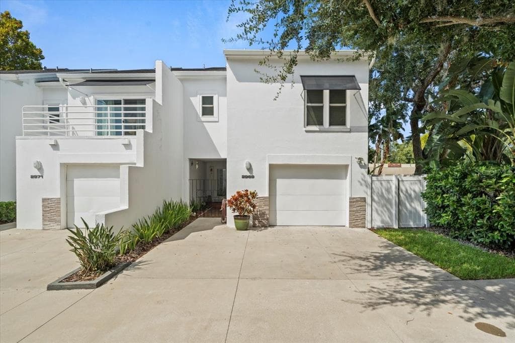 2969 W KNIGHTS AVENUE UNIT 4 TAMPA, FL 33611