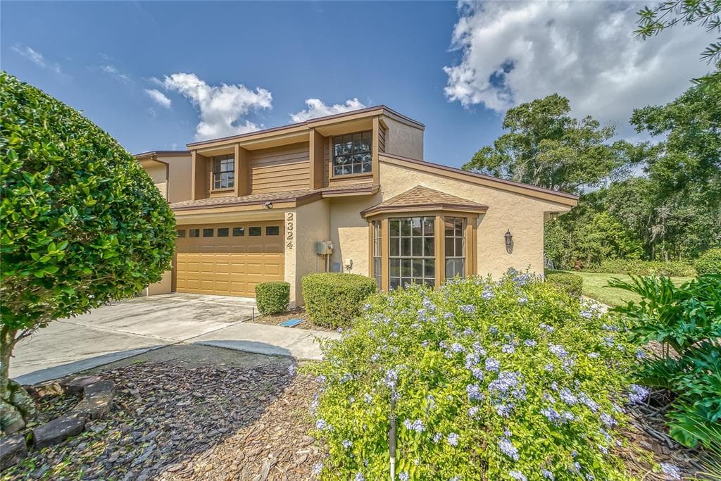 2324 VILLAGE GREEN BLVD BOULEVARD PLANT CITY, FL 33566
