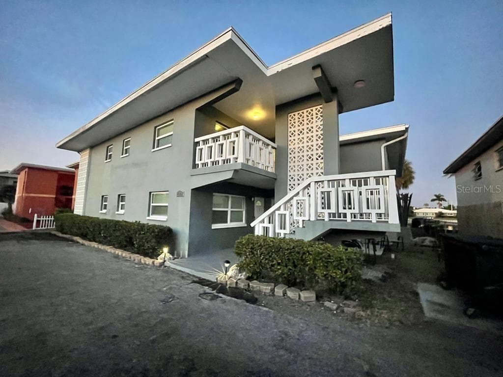 11955 3RD STREET E UNIT 8 TREASURE ISLAND, FL 33706
