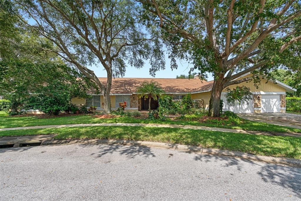 12731 FRANK DRIVE N SEMINOLE, FL 33776