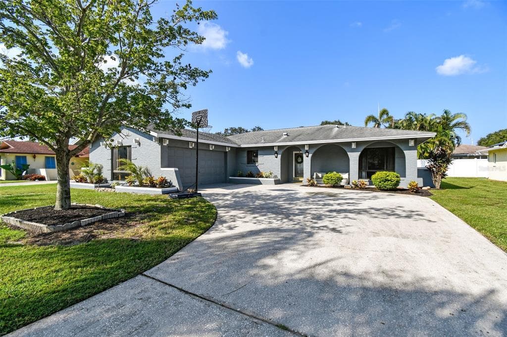 9008 RIDGE ROAD SEMINOLE, FL 33772