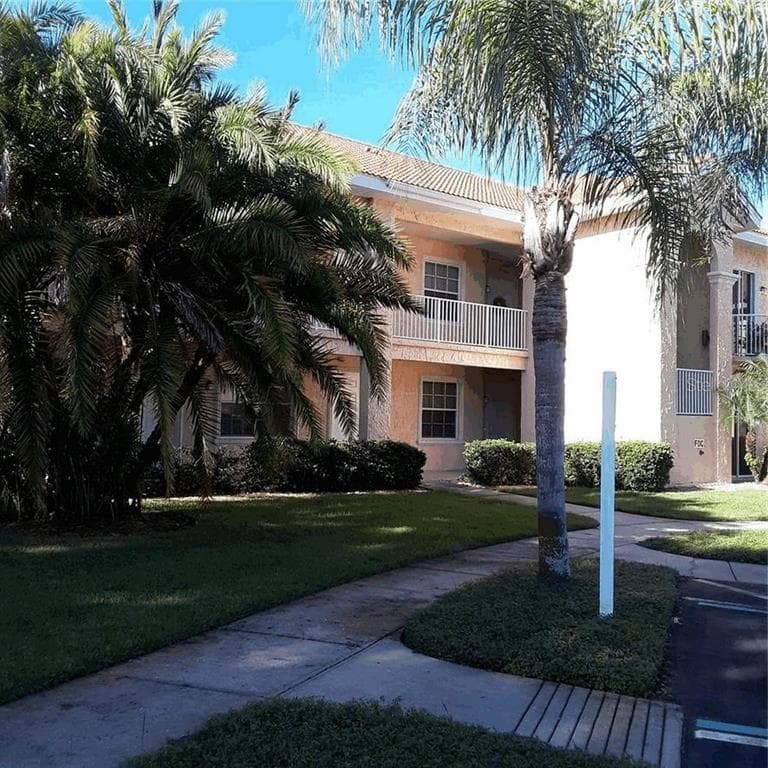 6801 DALI AVENUE UNIT 102 LAND O LAKES, FL 34637