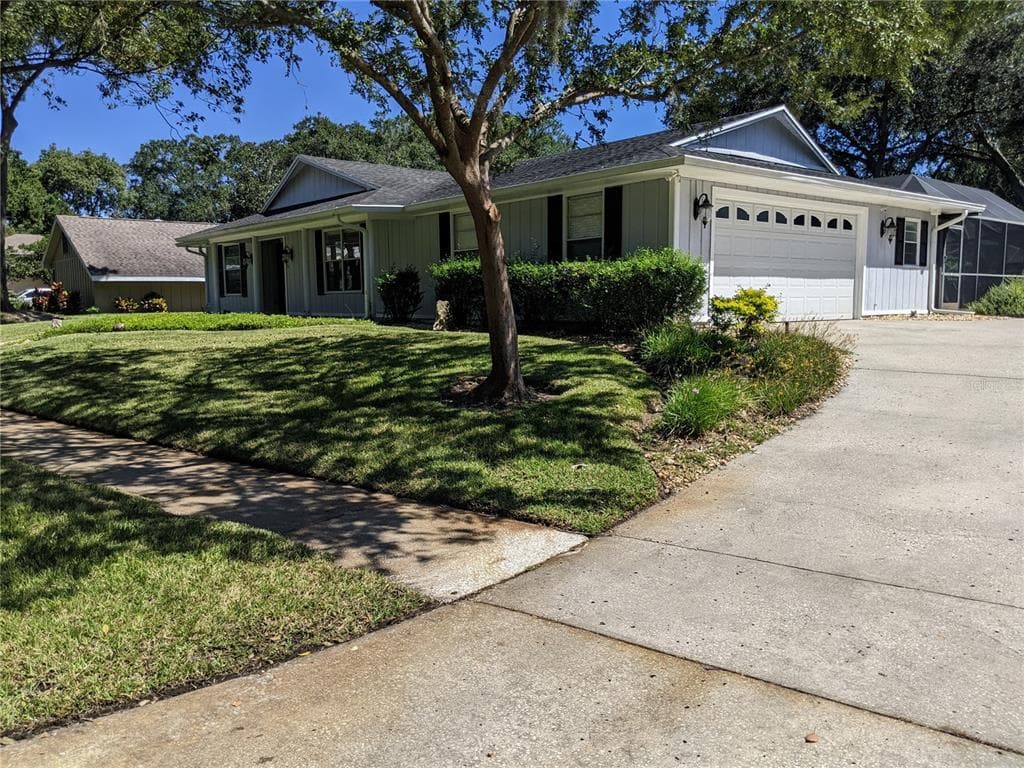 13335 GOLF CREST CIRCLE TAMPA, FL 33618
