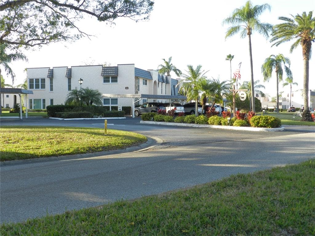217 ELMWOOD CIRCLE UNIT 217 SEMINOLE, FL 33777
