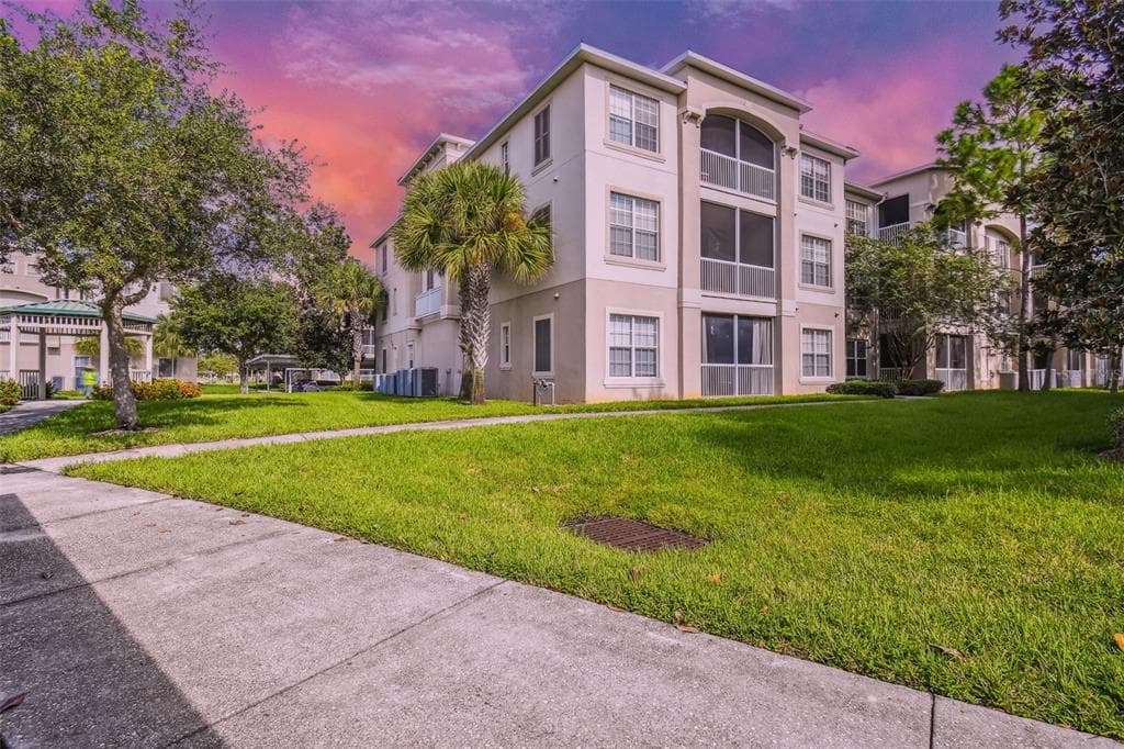 3001 LAUREL PARK LANE UNIT 208 KISSIMMEE, FL 34741