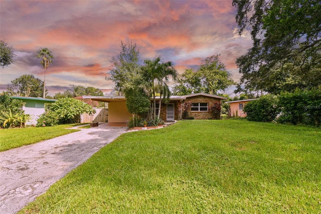 1928 PINEHURST DRIVE CLEARWATER, FL 33763
