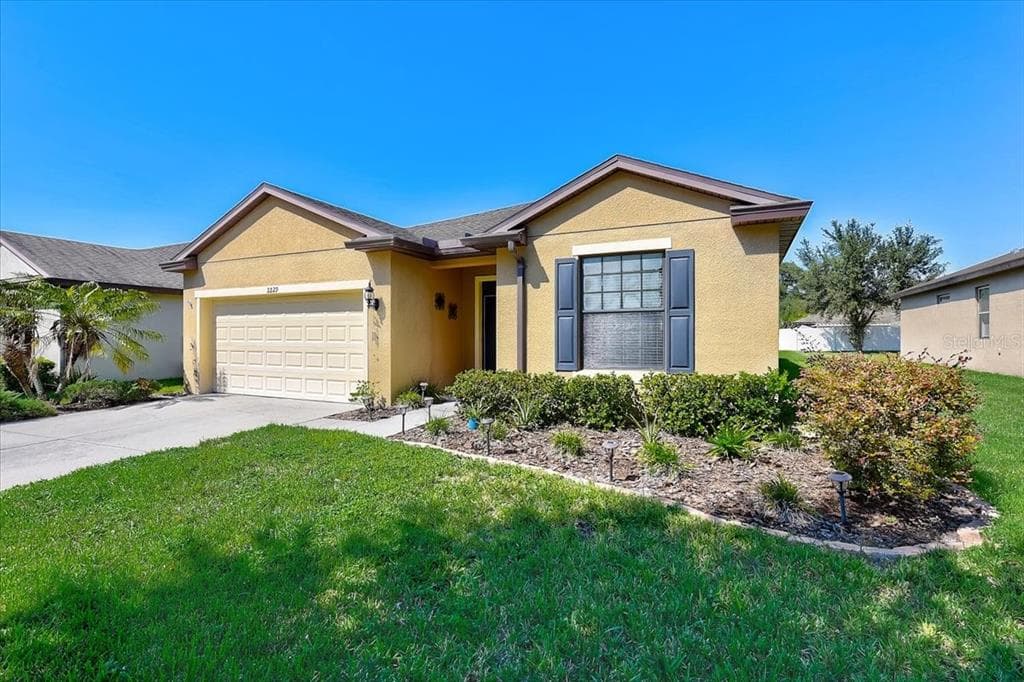 2229 LANDSIDE VALRICO, FL 33594