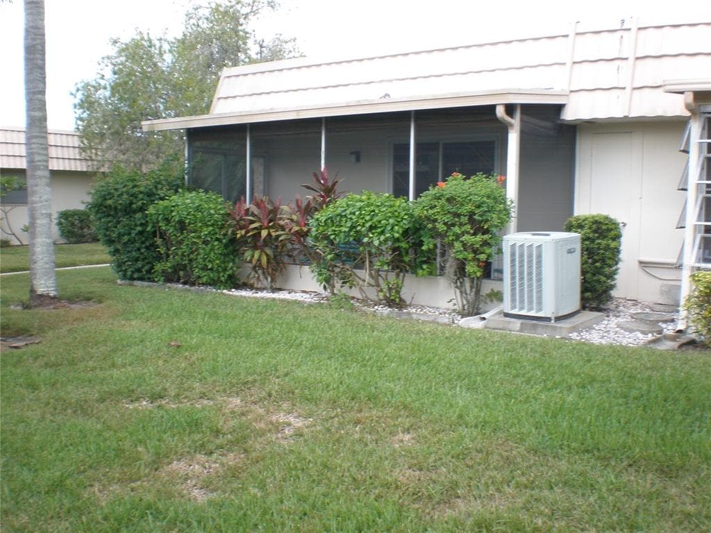 1811 BEDFORD LANE UNIT 154 SUN CITY CENTER, FL 33573