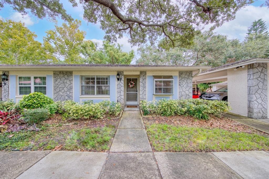 2231 LARK CIRCLE E UNIT F PALM HARBOR, FL 34684