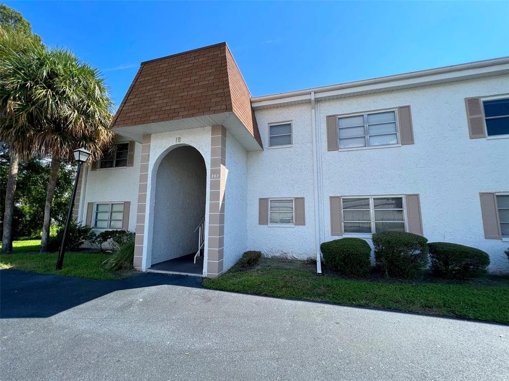 207 S MCMULLEN BOOTH ROAD UNIT 200 CLEARWATER, FL 33759