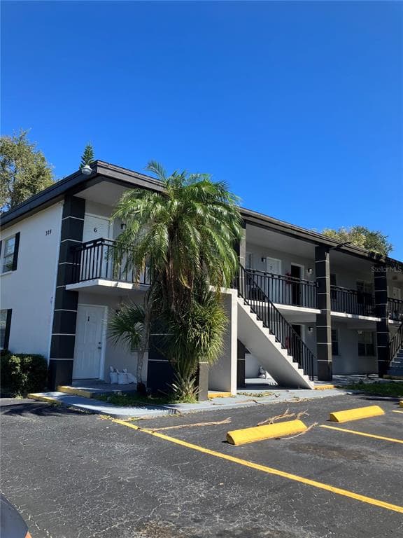 309 S ARCTURAS AVENUE UNIT 3 CLEARWATER, FL 33765