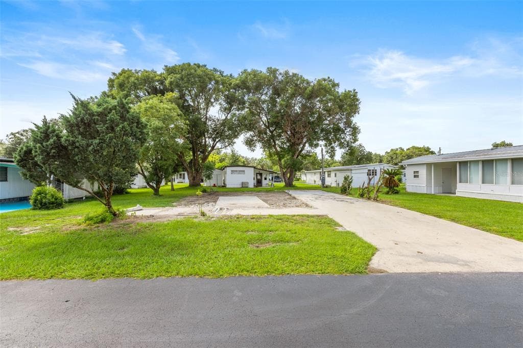 37412 TROPICAL DRIVE ZEPHYRHILLS, FL 33541