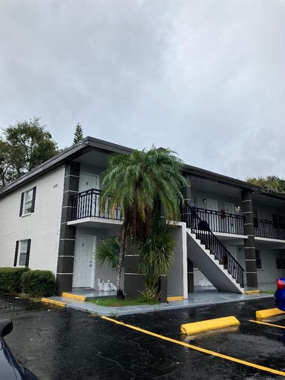 309 S ARCTURAS AVENUE UNIT 8 CLEARWATER, FL 33765