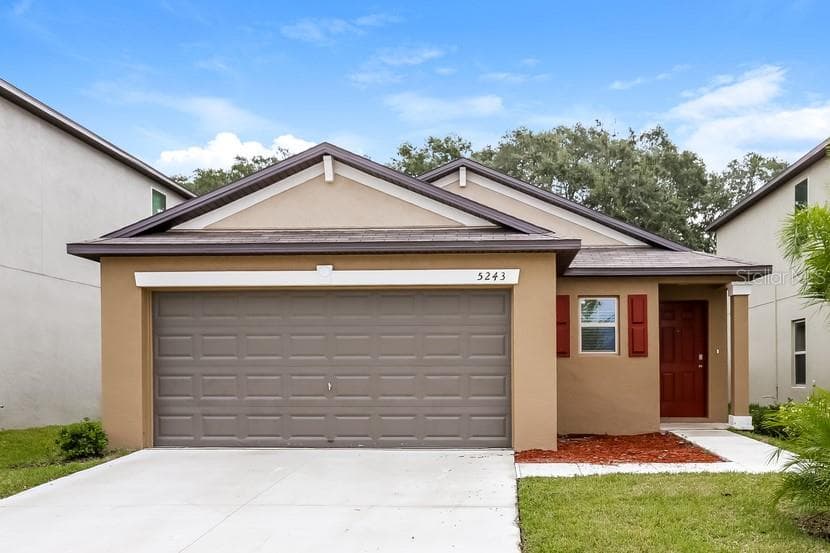5243 WHITE CHICORY DRIVE APOLLO BEACH, FL 33572