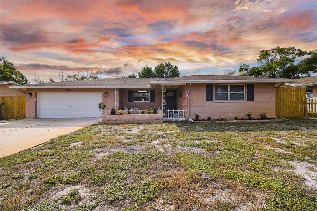 10215 GARDENIA LANE PORT RICHEY, FL 34668