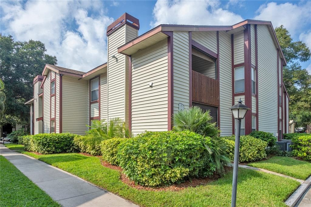 1603 NANTUCKET COURT UNIT 901 PALM HARBOR, FL 34683