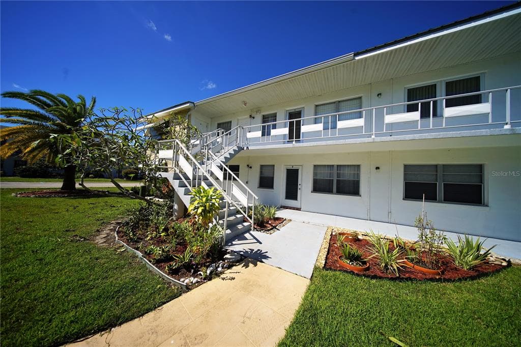 5875 18TH STREET N UNIT 14 ST PETERSBURG, FL 33714