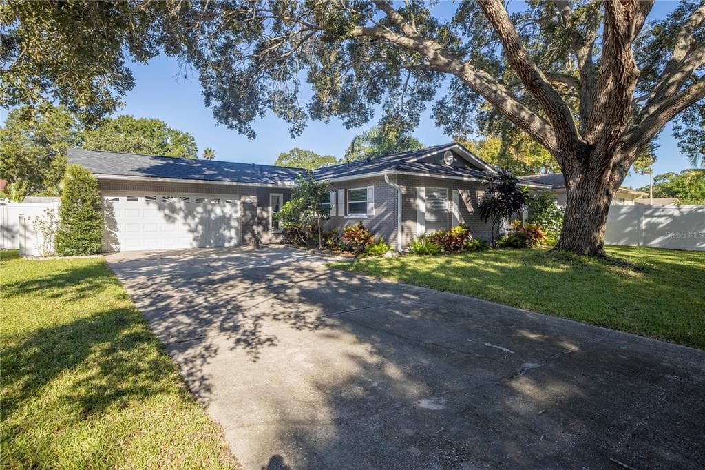 1590 DINNERBELL LANE E DUNEDIN, FL 34698