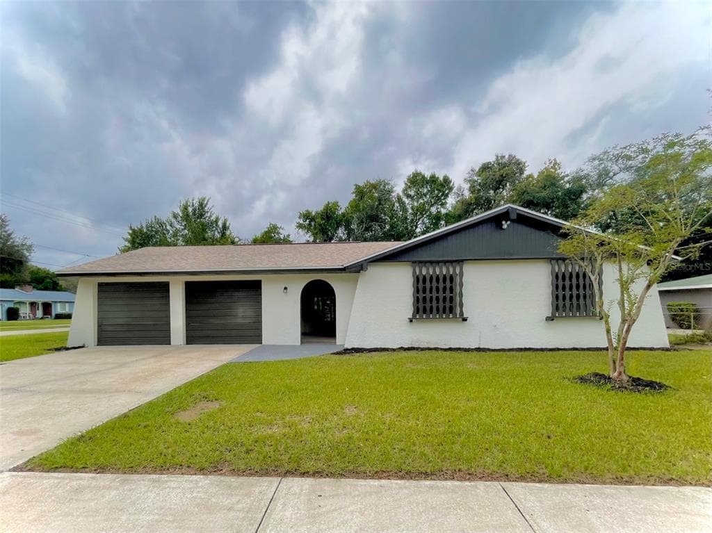 7153 WRENWOOD CIRCLE