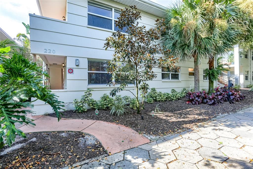 220 6TH AVENUE N UNIT 1 ST PETERSBURG, FL 33701
