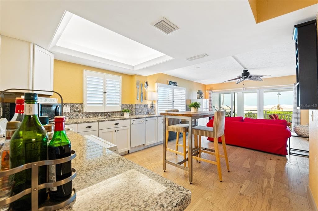555 GULF WAY UNIT 1S ST PETE BEACH, FL 33706
