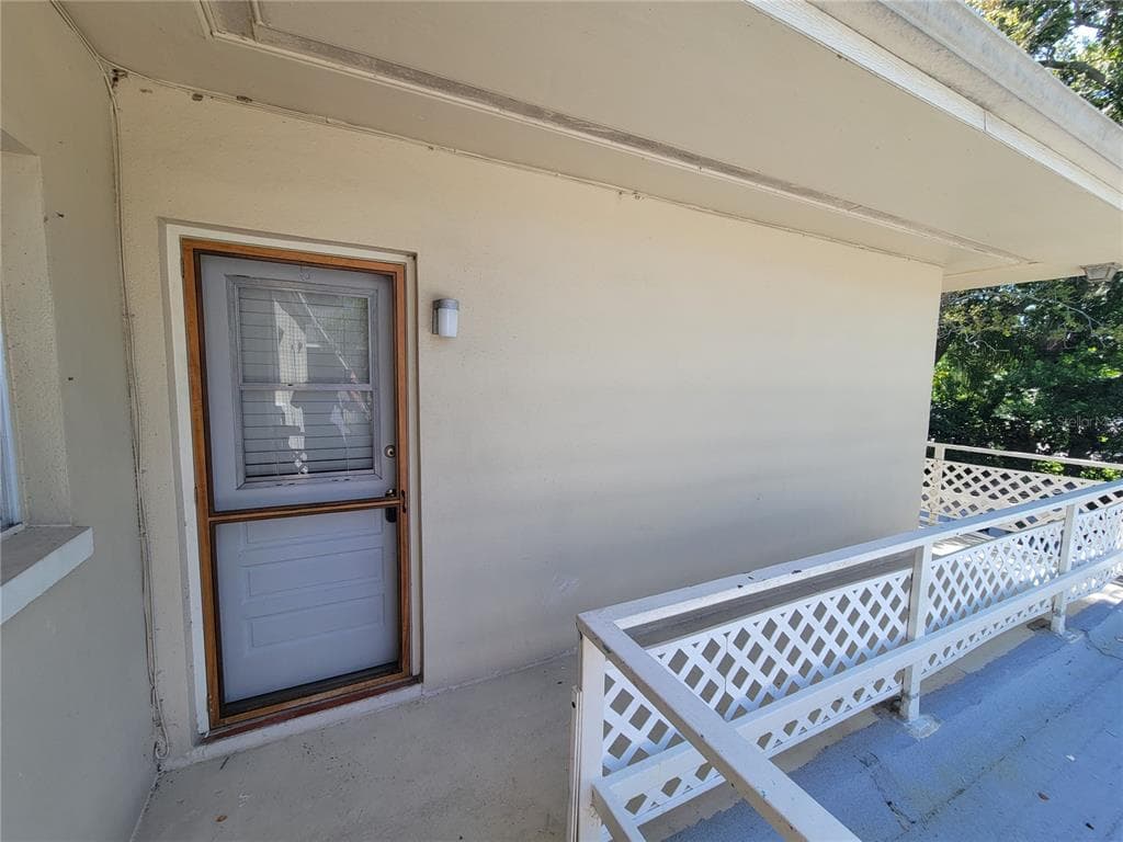 606 S BETTY LANE UNIT E CLEARWATER, FL 33756