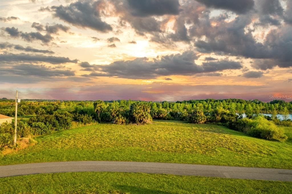 SMILODON TRAIL RUSKIN, FL 33570