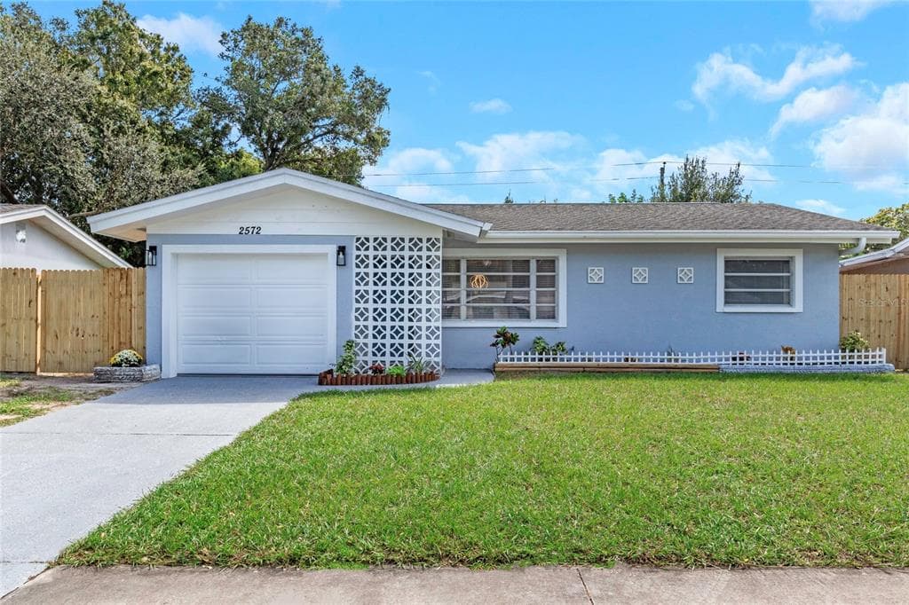 2572 KEENE PARK DRIVE LARGO, FL 33771
