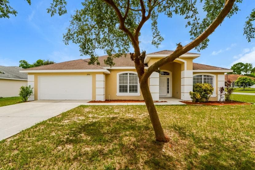 2701 ATHENS DRIVE LEESBURG, FL 34748