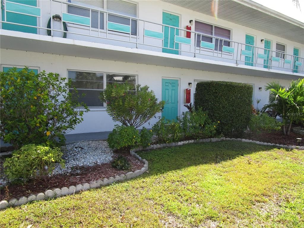 5875 21ST STREET N UNIT 3 ST PETERSBURG, FL 33714
