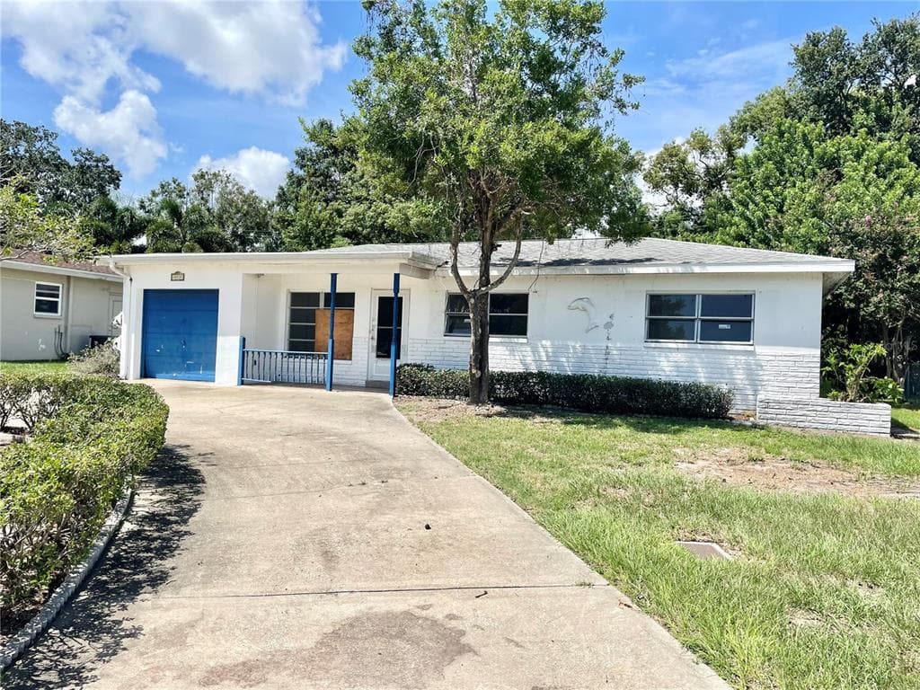 10737 VILLAGE GREEN AVENUE SEMINOLE, FL 33772