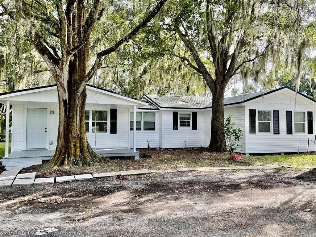 215 S WEBB ROAD PLANT CITY, FL 33566