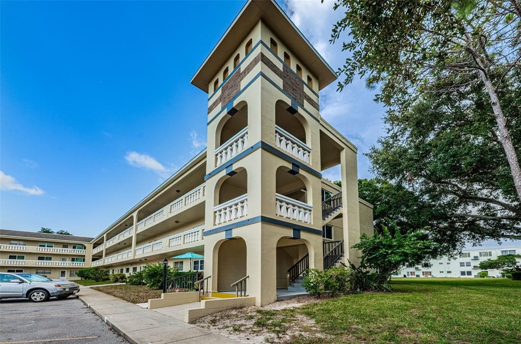 2256 SPANISH DR. DRIVE UNIT 48 CLEARWATER, FL 33763