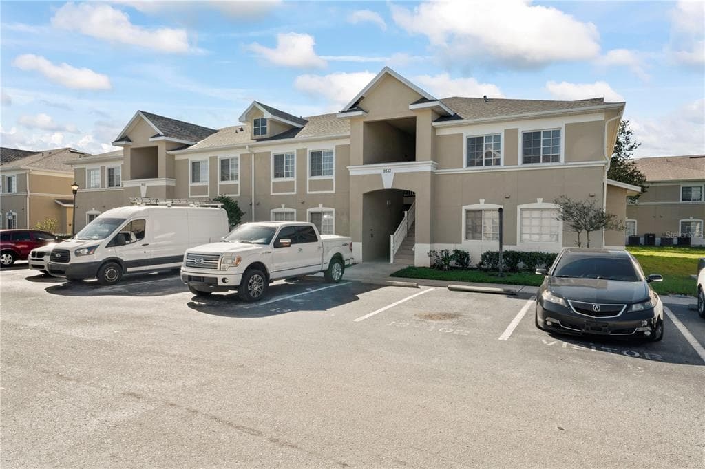 9513 GROVEDALE CIRCLE UNIT 201 RIVERVIEW, FL 33578