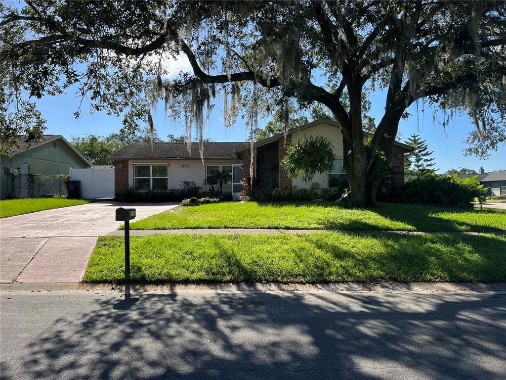 11407 LARKWOOD WAY TAMPA, FL 33625
