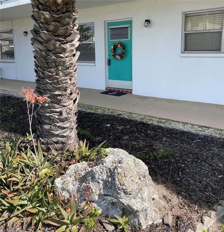 5945 21ST STREET N UNIT 4 ST PETERSBURG, FL 33714