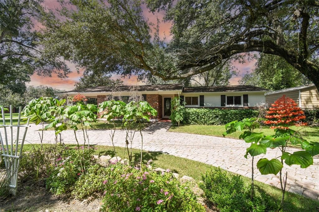 2909 W FERN STREET TAMPA, FL 33614