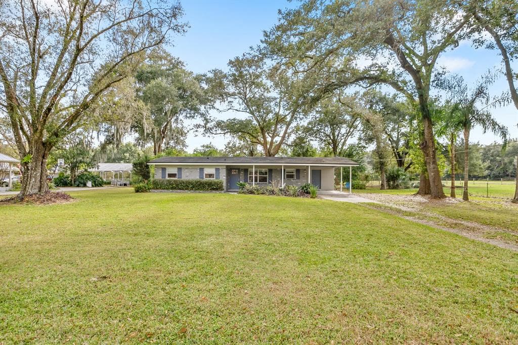 2215 RAY ROAD VALRICO, FL 33594