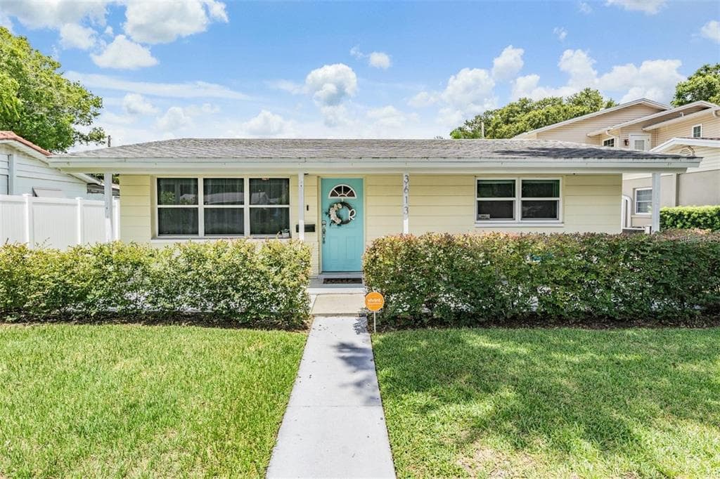 3613 KINGSTON STREET N ST PETERSBURG, FL 33713