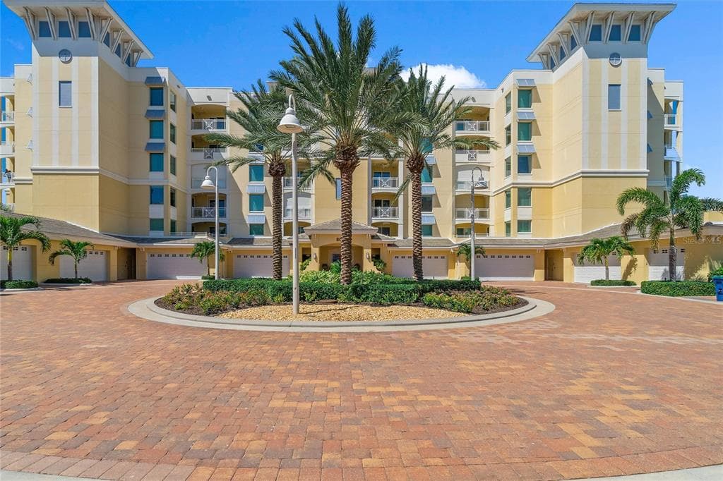 800 COLLANY ROAD UNIT 304
