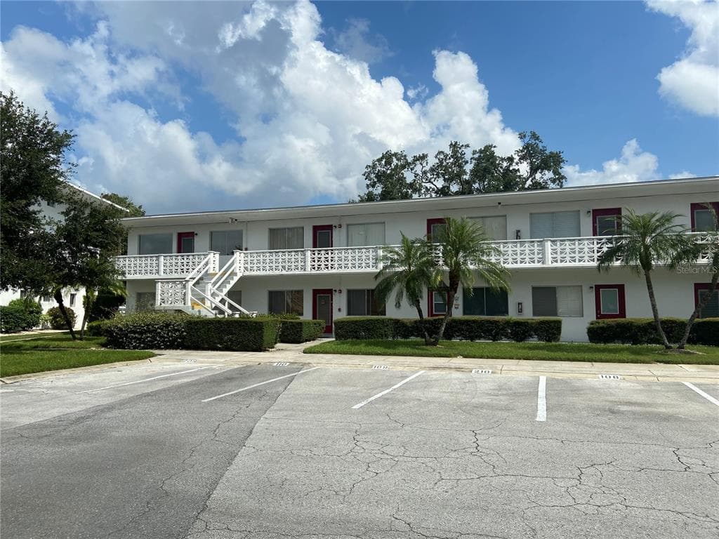 8220 112TH STREET UNIT 210 SEMINOLE, FL 33772