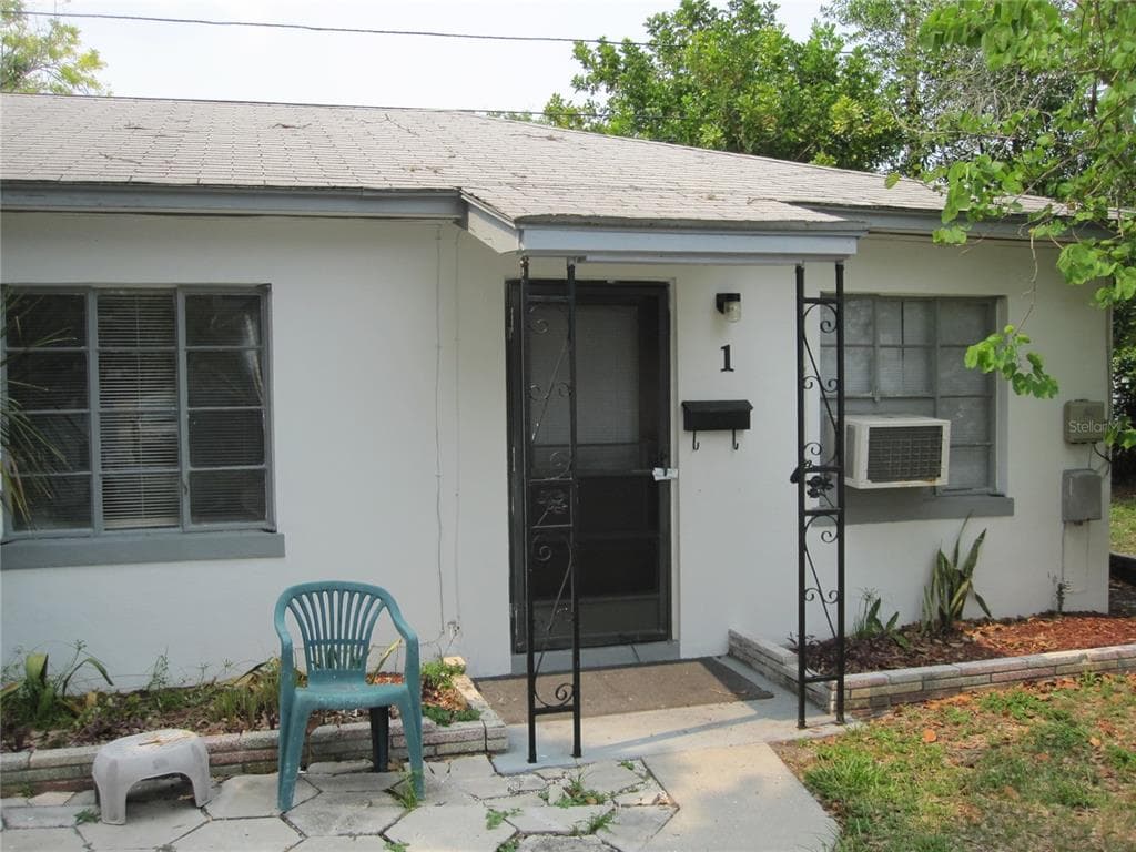 2567 15TH AVENUE N UNIT 1 ST PETERSBURG, FL 33713
