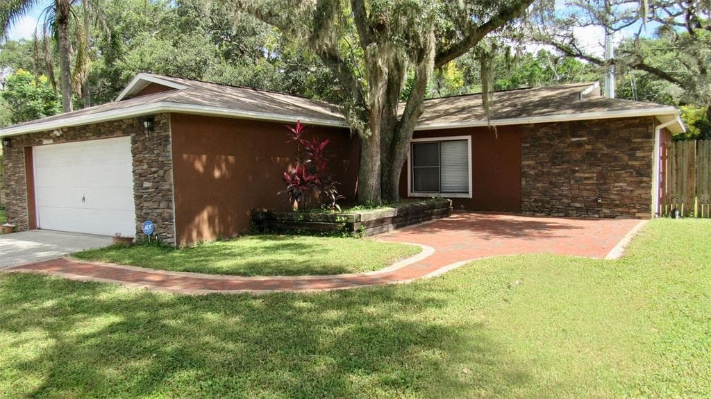 2403 FORREST CREST CIRCLE LUTZ, FL 33549