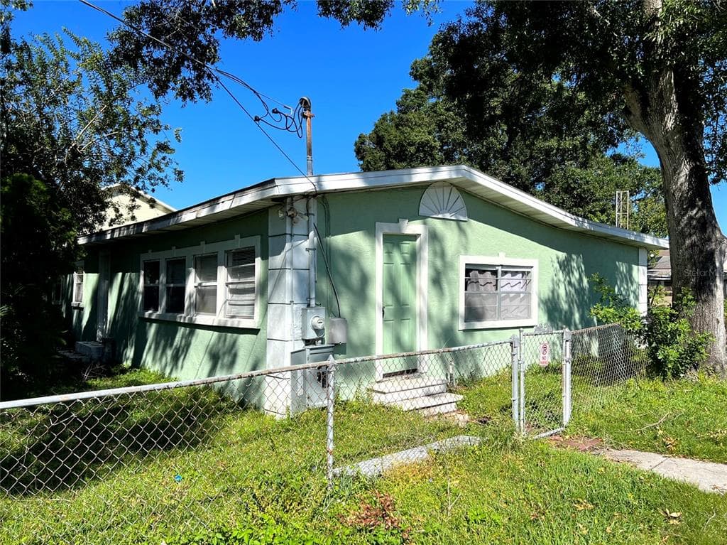 3609 W SLIGH AVENUE TAMPA, FL 33614