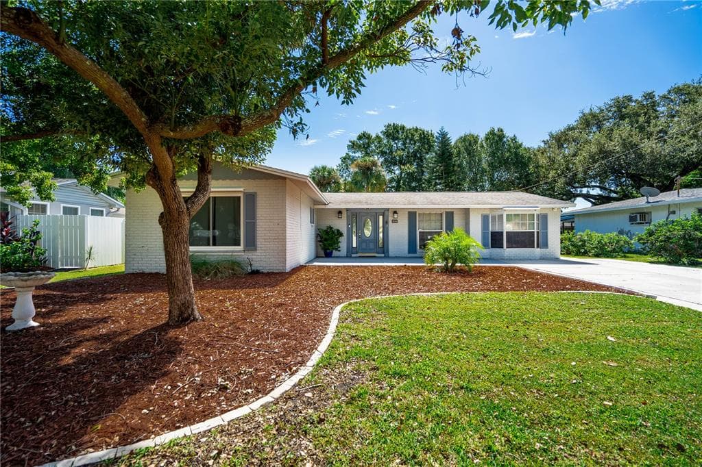 8314 STILLBROOK AVENUE TAMPA, FL 33615