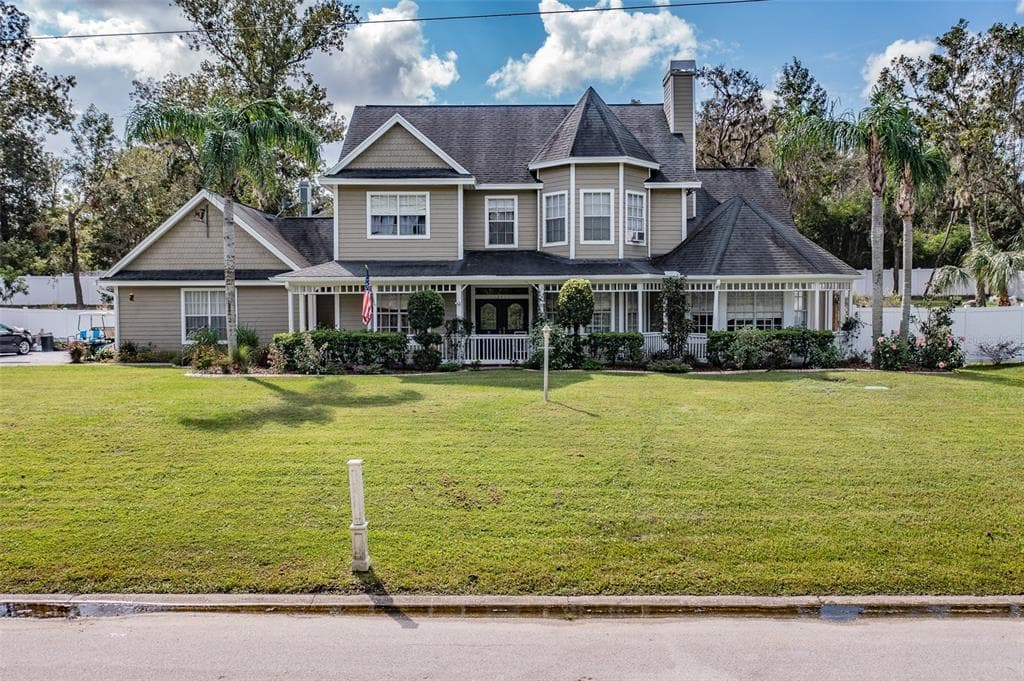 12511 LAKE HILLS DR RIVERVIEW, FL 33569
