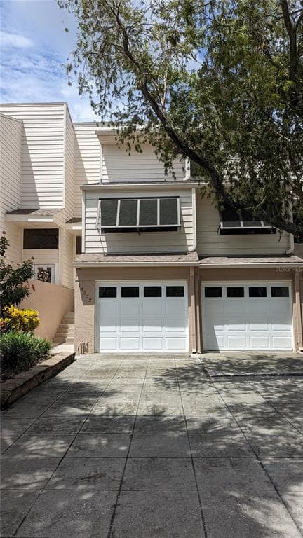 13922 LAKE POINT DRIVE