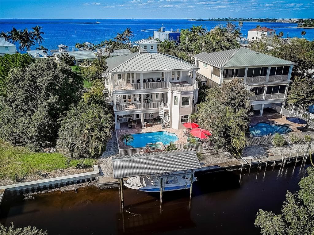 3511 W SHELL POINT ROAD RUSKIN, FL 33570
