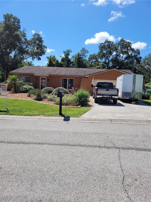 907 STRAWBERRY LANE BRANDON, FL 33511